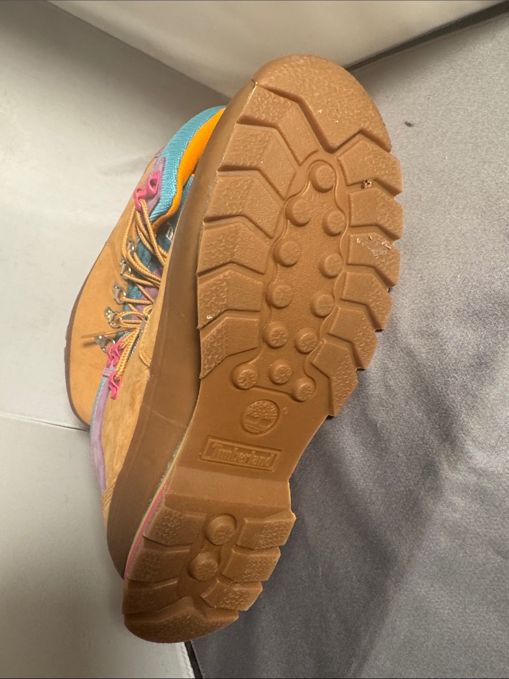Timberland Colorblock Hiking Boots - Wheat with Teal Women’s size 9.5 New - Picture 7 of 8